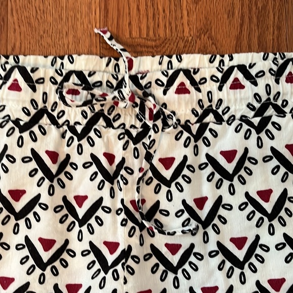 LOFT Linen Blend Pull On Geometric Print Short Size S - Picture 3 of 6